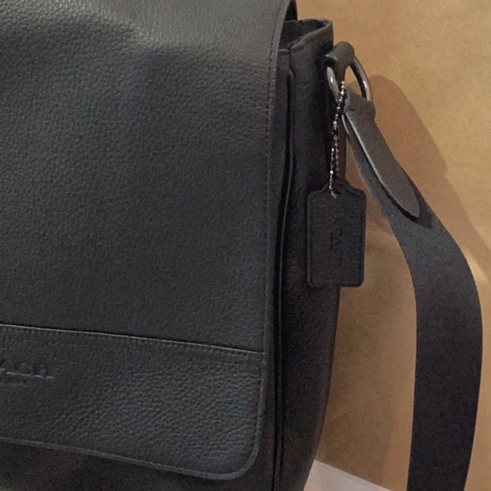 Coach Logo - embossed Men’s Leather Messenger Flap Crossbody Black